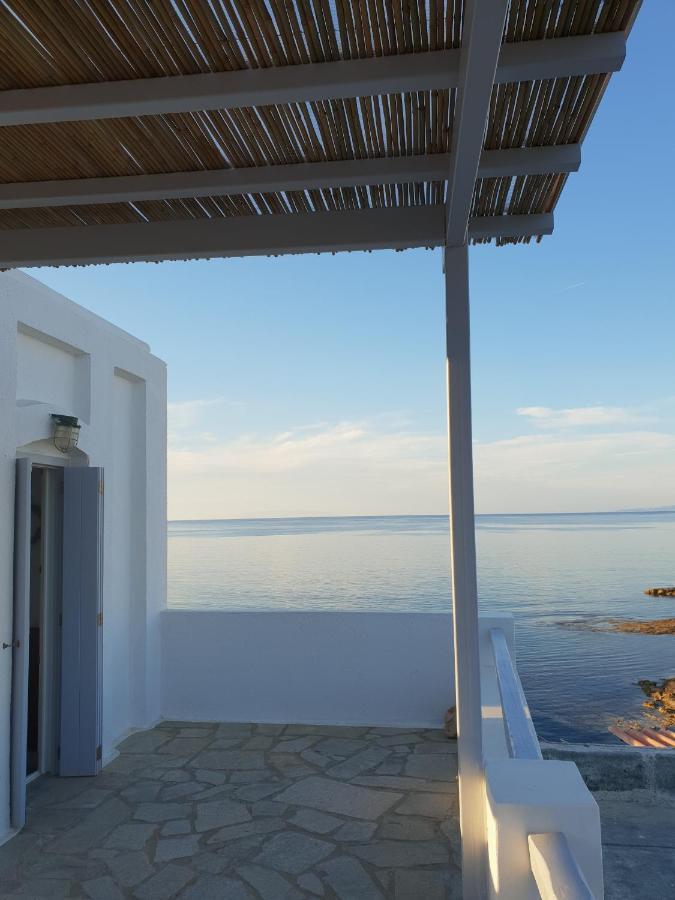 Traditional Waterfront House Mandrakia Extérieur photo
